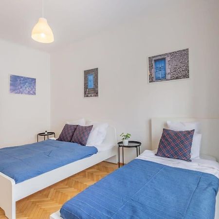 Home Away From Home In The Center Budapeszt Zewnętrze zdjęcie