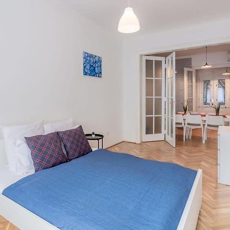 Home Away From Home In The Center Budapeszt Zewnętrze zdjęcie