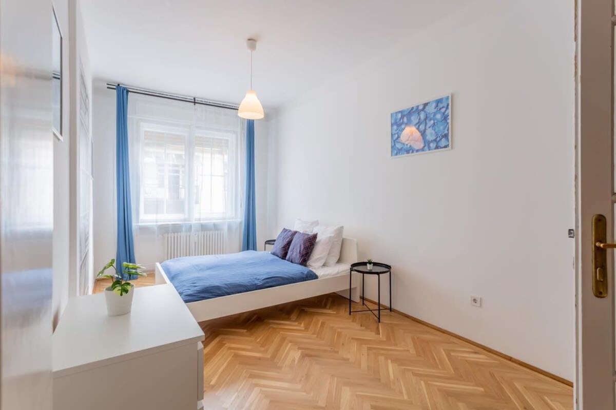 Home Away From Home In The Center Budapeszt Zewnętrze zdjęcie